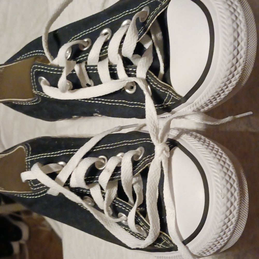 Black All-Star Converse tennis shoes